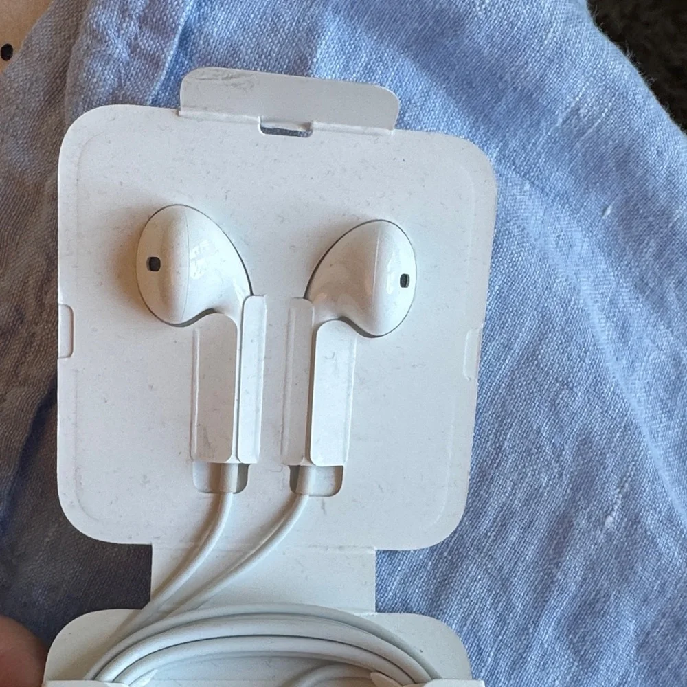 Apple - White Wired Earbuds